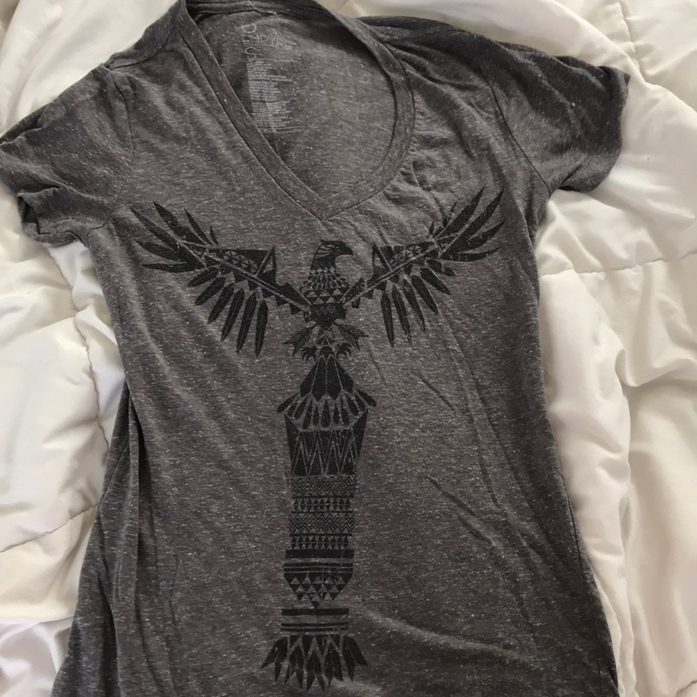 Pacsun bird v-neck T-shirt